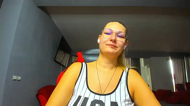 Snapshot of sugar_mayy chatting on November 11, 2025, 9:20 am sugar mayy online show from November 11, 2025, 9:20 am