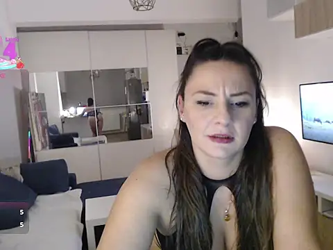 casssymooon online show from October 9, 2025, 6:50 pm