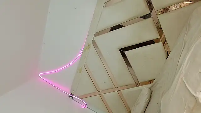 Snapshot of vahileht_smith chatting on February 18, 2025, 7:54 am vahileht smith online show from February 18, 2025, 7:54 am