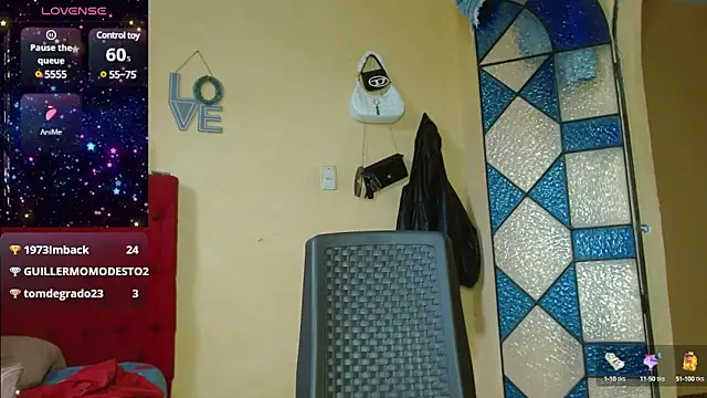 cristinamontiel online show from February 5, 2025, 7:10 pm