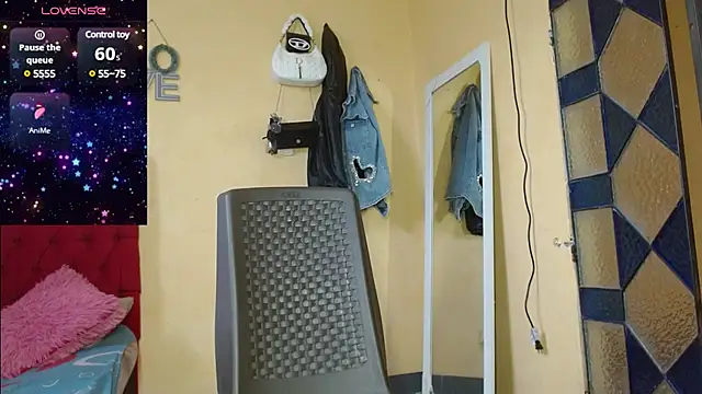 cristinamontiel online show from March 9, 2025, 2:21 pm