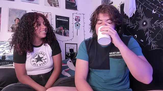 hothoneychile online show from September 9, 2025, 2:05 pm