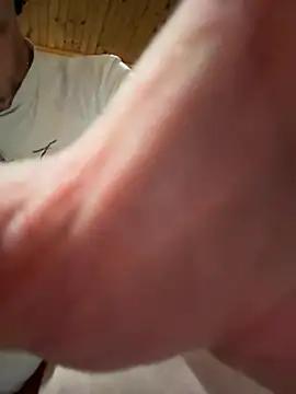 Snapshot of MDeez11 chatting on June 9, 2026, 12:11 am MDeez11 online show from June 9, 2026, 12:11 am