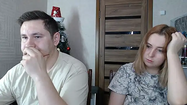 Snapshot of Kristy-Max chatting on December 15, 2024, 4:26 pm Kristy-Max online show from December 15, 2024, 4:26 pm