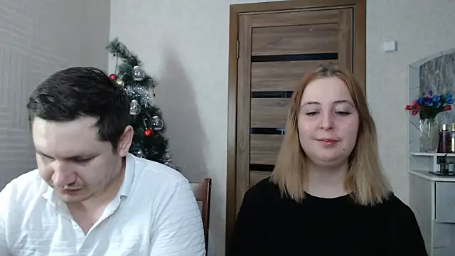 Snapshot of Kristy-Max chatting on December 29, 2024, 8:37 pm Kristy-Max online show from December 29, 2024, 8:37 pm
