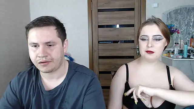 Snapshot of Kristy-Max chatting on February 14, 2025, 5:46 pm Kristy-Max online show from February 14, 2025, 5:46 pm
