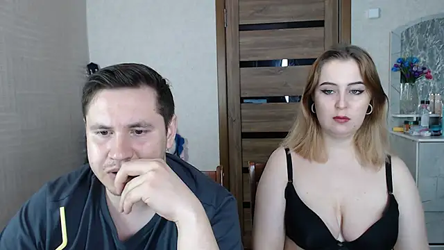 Snapshot of Kristy-Max chatting on February 14, 2025, 8:59 pm Kristy-Max online show from February 14, 2025, 8:59 pm