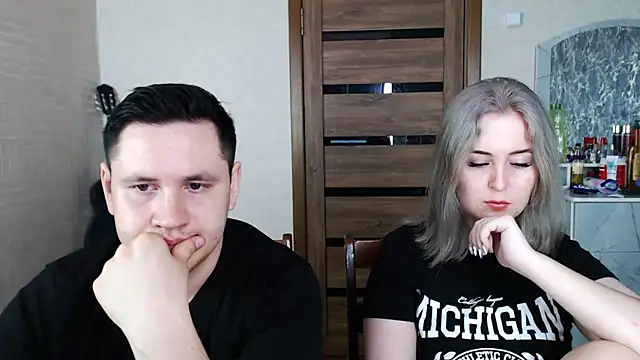 Snapshot of Kristy-Max chatting on February 22, 2025, 12:40 pm Kristy-Max online show from February 22, 2025, 12:40 pm