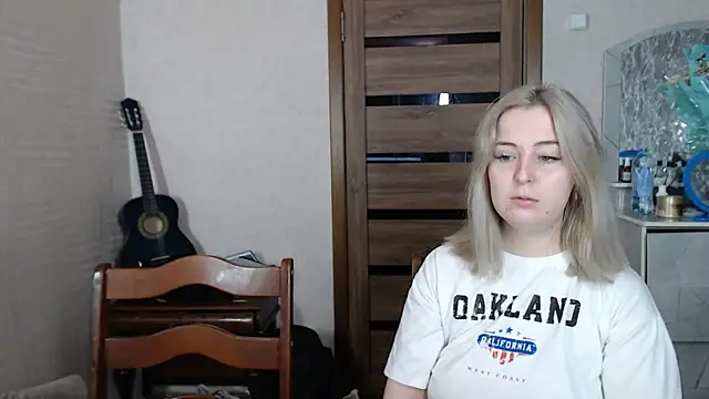Snapshot of Kristy-Max chatting on March 17, 2025, 7:46 am Kristy-Max online show from March 17, 2025, 7:46 am