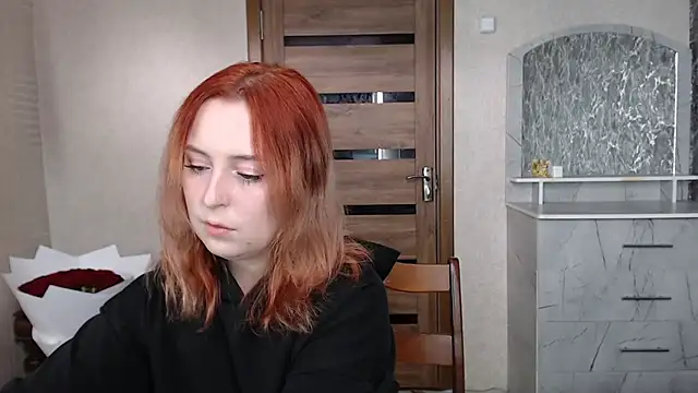 Snapshot of Kristy-Max chatting on September 16, 2025, 4:35 am Kristy-Max online show from September 16, 2025, 4:35 am