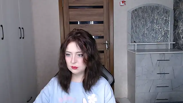 Kristy-Max online show from November 4, 2025, 6:45 am