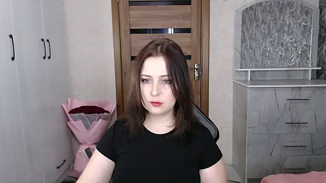 Kristy-Max online show from November 8, 2025, 9:35 pm