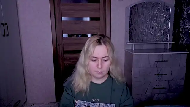 Kristy-Max online show from April 26, 2026, 9:12 pm