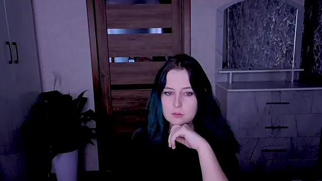 Kristy-Max online show from July 6, 2026, 8:00 pm
