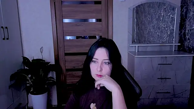 Kristy-Max online show from July 7, 2026, 10:14 pm