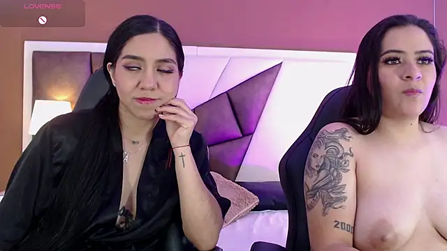 Snapshot of KarolandMichel chatting on December 19, 2024, 2:46 pm KarolandMichel online show from December 19, 2024, 2:46 pm