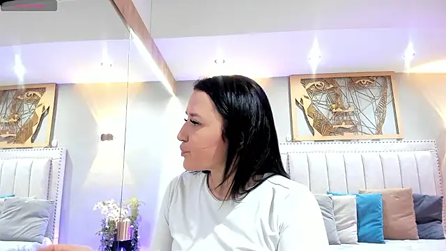  EmilyJireh  online show from March 17, 2026, 7:28 pm