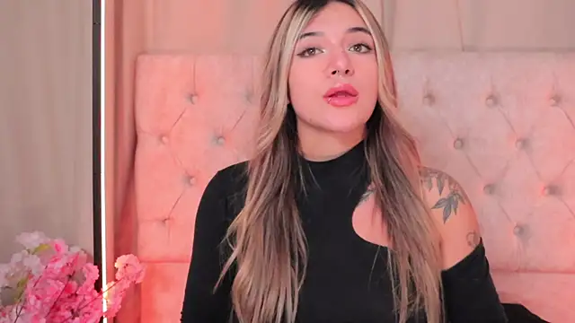 ashleyvalirya online show from February 11, 2025, 7:12 am