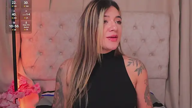 ashleyvalirya online show from March 4, 2025, 9:51 am