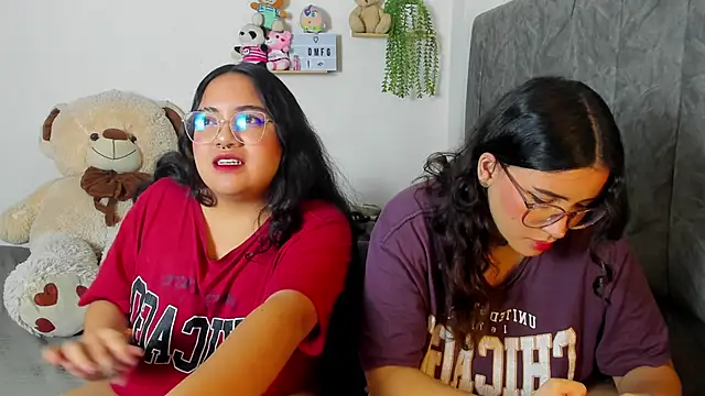 Snapshot of maddie-and-chelsea- chatting on October 10, 2025, 8:02 am maddie-and-chelsea- online show from October 10, 2025, 8:02 am