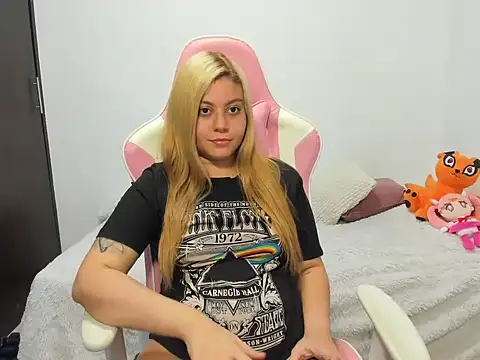 saori 9b online show from January 11, 2025, 8:32 pm