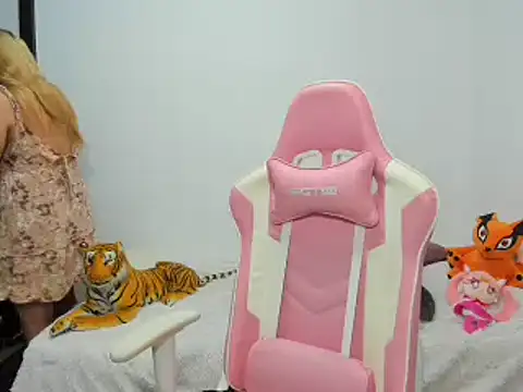 saori 9b online show from January 15, 2025, 8:16 pm