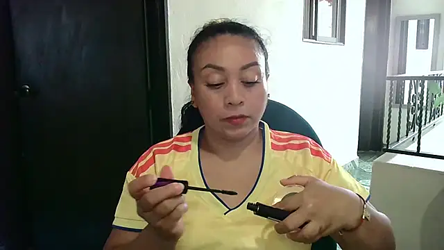 Snapshot of zaray_bella chatting on July 7, 2026, 5:06 pm zaray bella online show from July 7, 2026, 5:06 pm