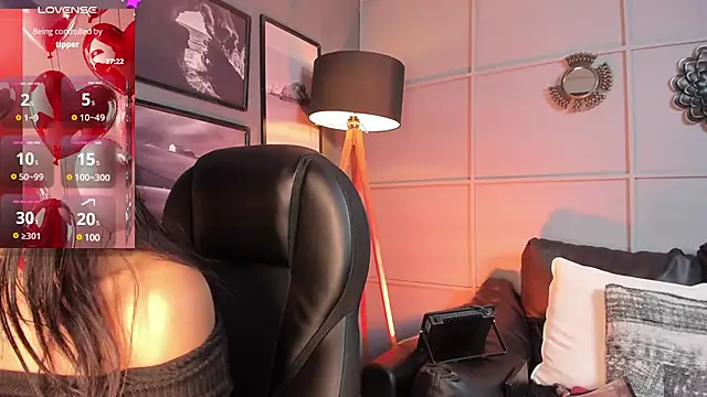 Snapshot of Giovanna_oliveira chatting on February 12, 2025, 12:37 am Giovanna oliveira online show from February 12, 2025, 12:37 am