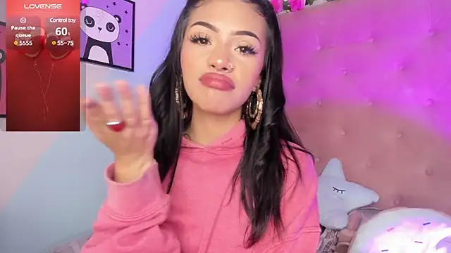 Snapshot of Giovanna_oliveira chatting on February 23, 2025, 9:00 am Giovanna oliveira online show from February 23, 2025, 9:00 am