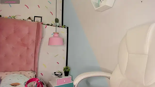 Snapshot of Giovanna_oliveira chatting on February 25, 2025, 4:35 am Giovanna oliveira online show from February 25, 2025, 4:35 am