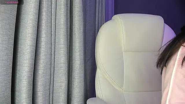 Snapshot of Giovanna_oliveira chatting on October 10, 2025, 5:28 am Giovanna oliveira online show from October 10, 2025, 5:28 am