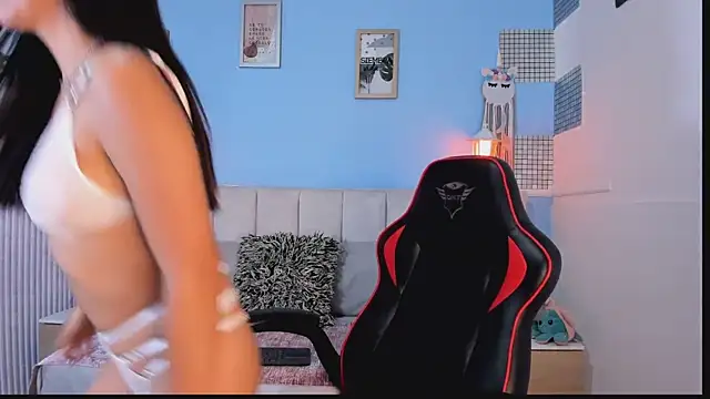 Snapshot of lyzzi_smith01 chatting on January 20, 2025, 7:46 pm lyzzi smith01 online show from January 20, 2025, 7:46 pm