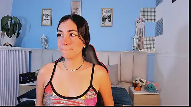 Snapshot of lyzzi_smith01 chatting on January 22, 2025, 7:34 pm lyzzi smith01 online show from January 22, 2025, 7:34 pm