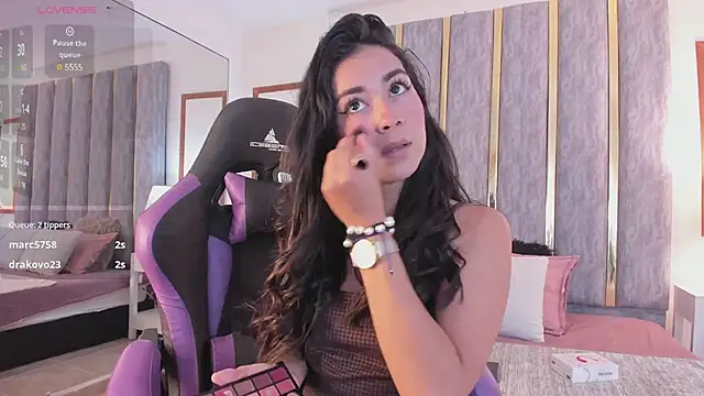 Snapshot of lyzzi_smith01 chatting on February 18, 2025, 8:03 pm lyzzi smith01 online show from February 18, 2025, 8:03 pm