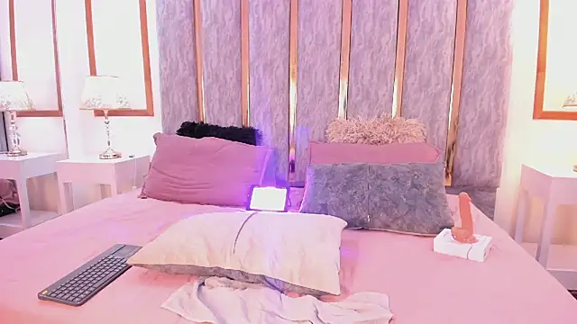 Snapshot of lyzzi_smith01 chatting on March 5, 2025, 11:16 pm lyzzi smith01 online show from March 5, 2025, 11:16 pm