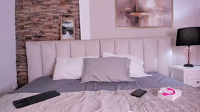 Snapshot of lyzzi_smith01 chatting on October 30, 2025, 7:58 pm lyzzi smith01 online show from October 30, 2025, 7:58 pm