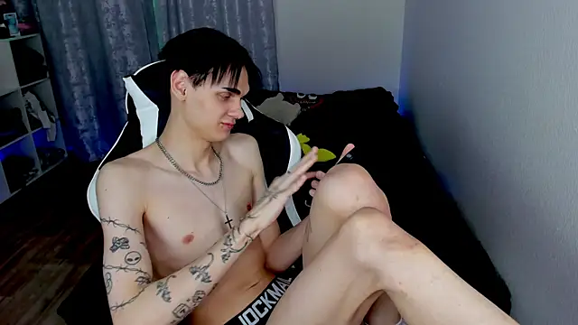 Snapshot of CHERLYBAY chatting on December 13, 2024, 1:04 am CHERLYBAY online show from December 13, 2024, 1:04 am