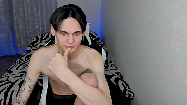 Snapshot of CHERLYBAY chatting on December 16, 2024, 12:37 am CHERLYBAY online show from December 16, 2024, 12:37 am