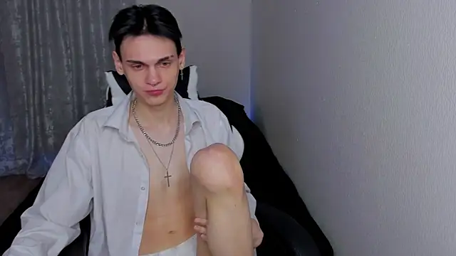 Snapshot of CHERLYBAY chatting on February 16, 2025, 9:05 pm CHERLYBAY online show from February 16, 2025, 9:05 pm