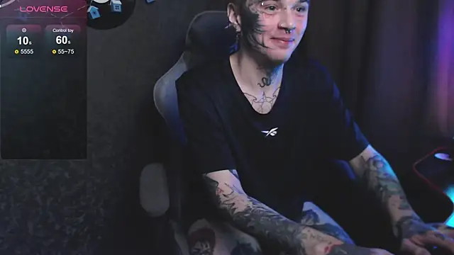 lonelycrystal online show from January 6, 2025, 8:18 pm