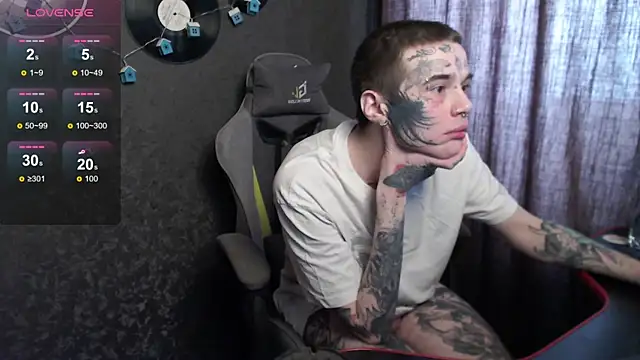 lonelycrystal online show from February 28, 2025, 9:58 am