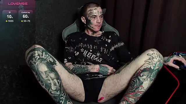 lonelycrystal online show from October 2, 2025, 9:55 pm