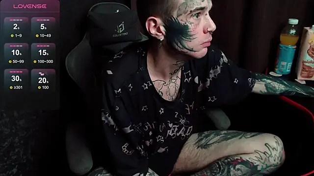 lonelycrystal online show from October 30, 2025, 10:32 pm