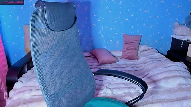 Snapshot of Traneba chatting on October 28, 2025, 9:24 am Traneba online show from October 28, 2025, 9:24 am