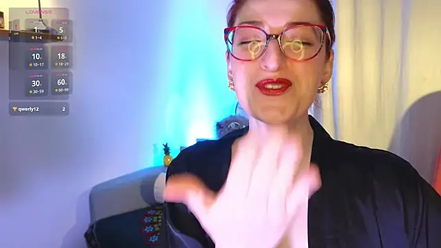 AnnaHaunter18 online show from December 24, 2024, 7:00 pm