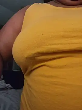 caramelchocolate88 online show from November 21, 2025, 8:13 am