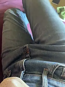 couple horne online show from March 8, 2025, 3:24 pm