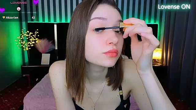 Snapshot of Cherry_Wipe chatting on June 7, 2026, 6:28 am Cherry Wipe online show from June 7, 2026, 6:28 am