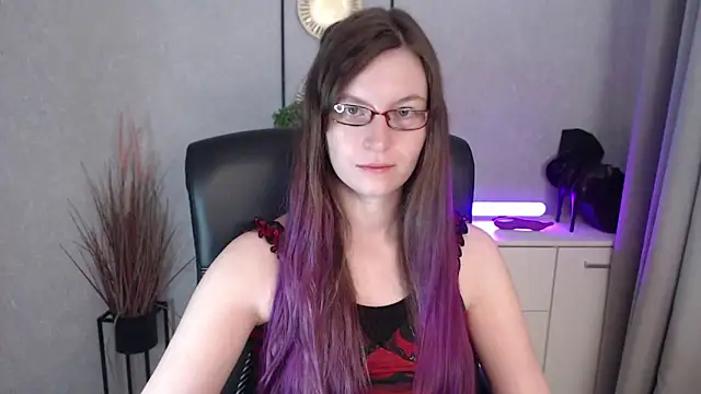 emmaxDelight online show from November 28, 2025, 6:27 am