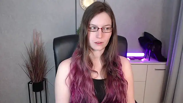 emmaxDelight online show from January 7, 2026, 6:27 am